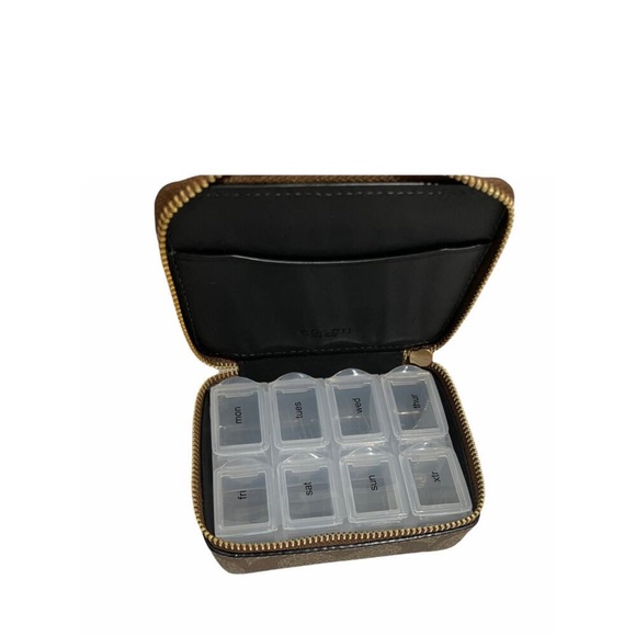 Coach Pill Box NWOT - Picture 3 of 5